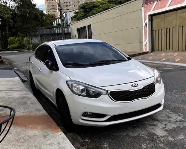 Kia Motors Cerato 1.6 16V Flex Aut. 2014
