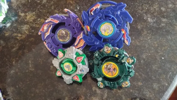 LOT BEYBLADES DO PRIMEIRA GERAÇÃO BAKUTEN ORIGINAIS TAKARA TOMY