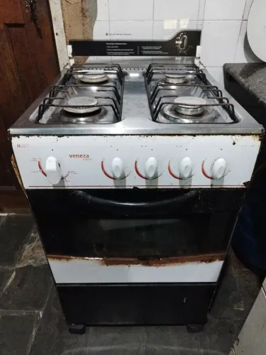 Vendo fogão, geladeira e lavadoura de roupas com defeito 