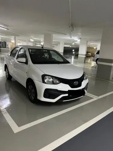 Aluguel carro para aplicativos uber / 99 Etios Sedan