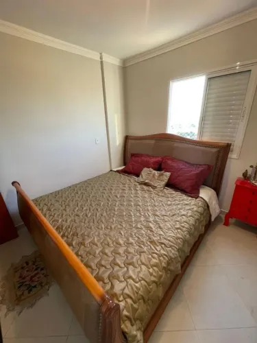 Cama King Madeira