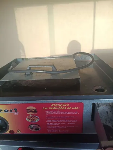 Vendo sapa elétrica conservada ,precisa trocar o fio da tomada
