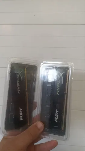 2 Pentes de Memória RAM DDR3 4GB/CADA