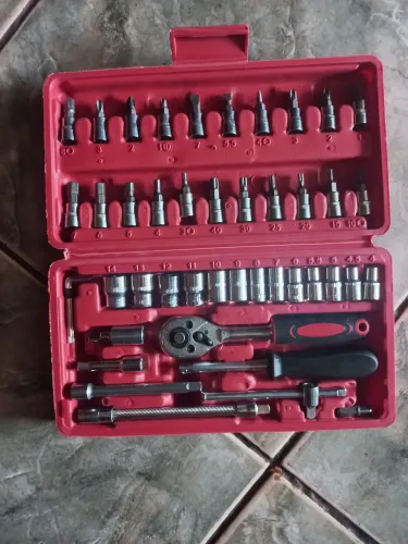 Vendo um kit de ferramenta 
