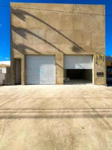 Estrutura e Visibilidade: Galpão com 320 m² na Av. da Integração