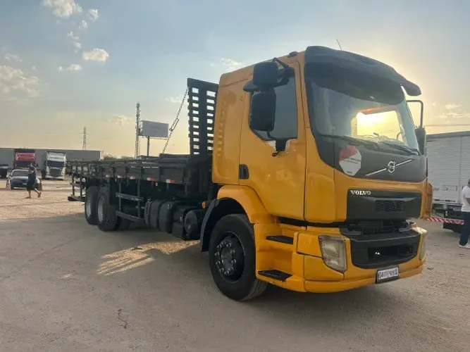 VOLVO VM 270 6X2/2015 - CABINE LEITO!