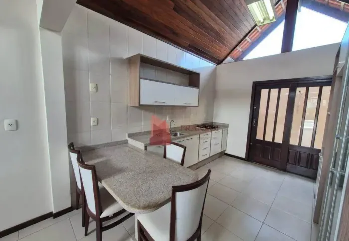 Casa com 2 dormitórios para alugar, 100 m² por R$ 4.050,00/mês - São João - Itajaí/SC