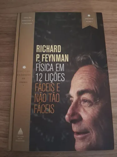 Livro Física em 12 lições fáceis e não tão fáceis por Richard P. Feynman