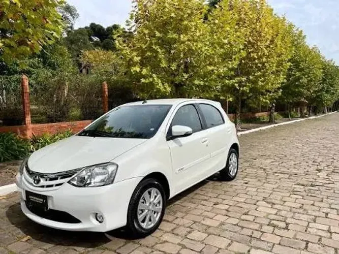 Toyota Etios X 1.3 Flex 16V 5P Aut. 2021