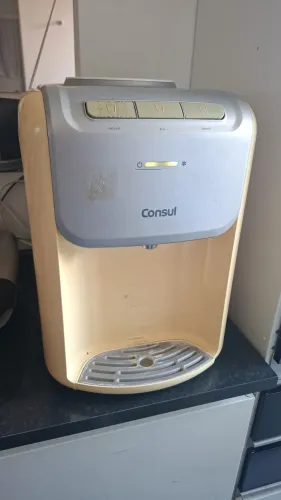 Vendo um gela água