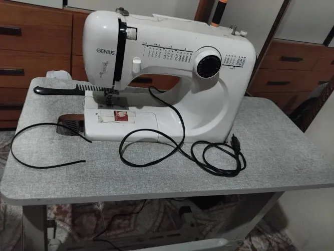 Vendo Máquina de Costura