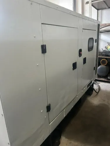 GERADOR DE 55 KVA