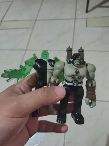 Lote bonecos Ben 10 bandai ler descrição 