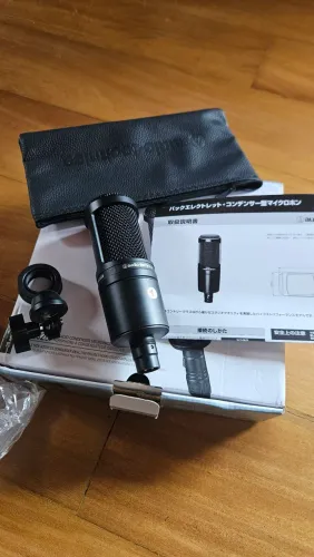 Microfone condensador Audio-Technica AT2020