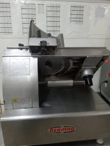 Fatiadora de Frios Automática Bermar (usado)