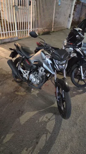 Honda Fan 160 moto impecável