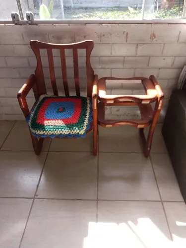Cadeira antiga para telefone
