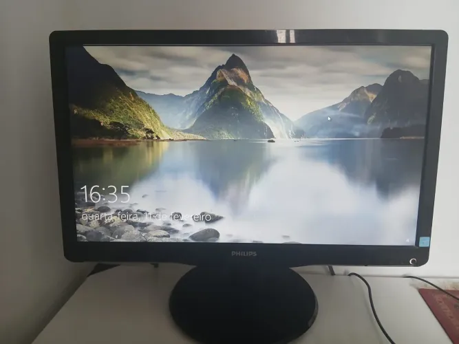 Monitor Philips, CPU STI,impressora 