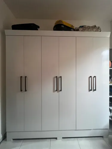 Guarda roupa 6 portas grande