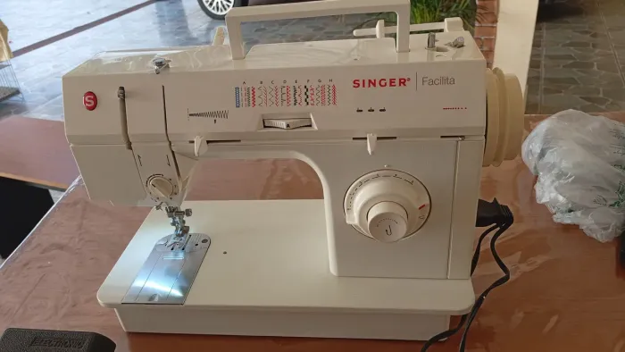 Máquina Singer Facilita super conservada.linda 