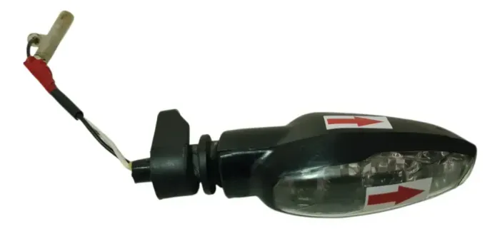 Pisca Traseiro Triumph Trident 660 Original Quebrado 60383 Preto