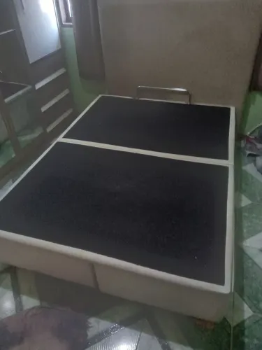 Vendo Cama Box, bi-partida, um luxo, em excelente estado, pronta entrega. Com mais 200,00 