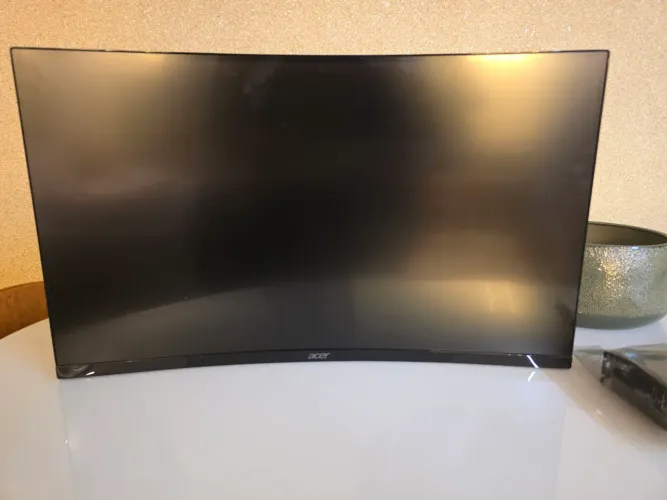 Monitor acer FHD, 165 hz.