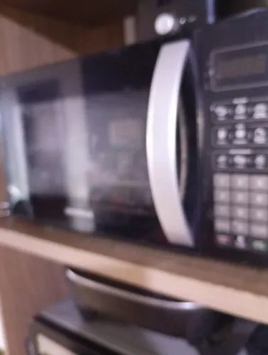 Microondas mundial 21L novo 