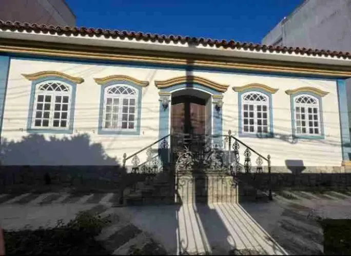 Casa Ampla à Venda e Locação no Parque Turf Club  4 Quartos, 2 Suítes e 5 Vagas, Campos do