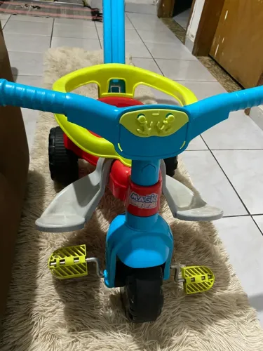 Triciclo infantil - menino