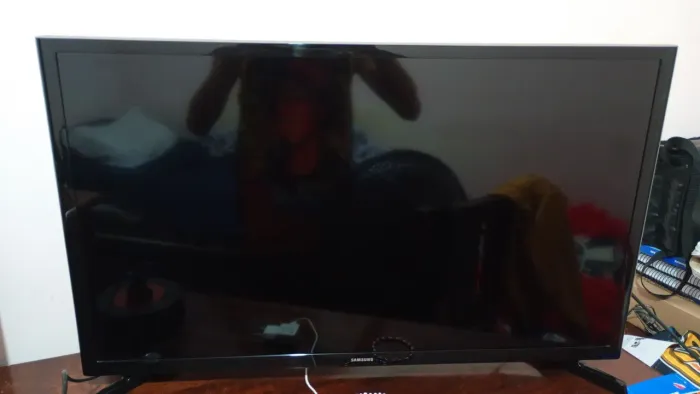 Vendo uma tv Samsung smart 32 polegadas nova