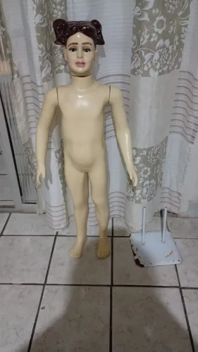 Manequim infantil 1,10 de altura. 100,00 Reais