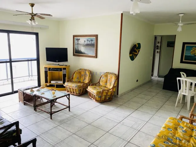 Apartamento à Venda em Vila Guilhermina, Praia Grande - SP