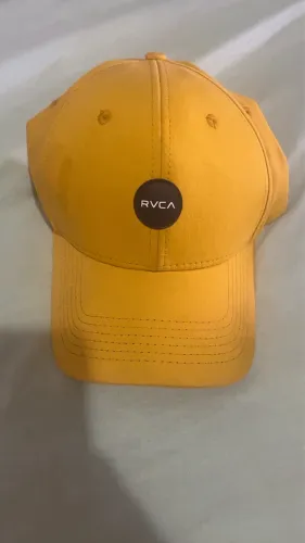 BONÉ RVCA ABA CURVA SHANE STRAPBACK AMARELO 