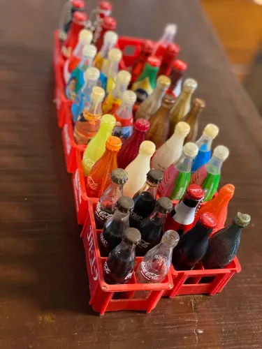 Lote engradados coca cola anos 80 e 2000