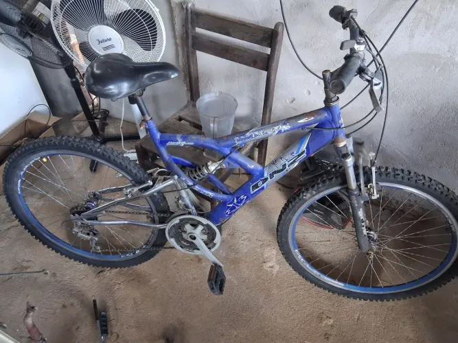 Bicicleta amortecedor duplo ótima dia dia leia