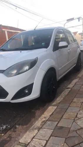 Ford Fiesta SE 1.6 8V Flex 5P 2014
