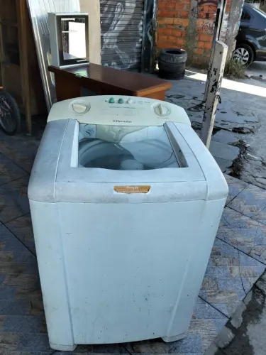 Máquina de lavar e centrífugar Eletrolux 8kg cesto grande funcionando perfeitamente só 500