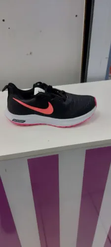 TÊNIS NIKE PRETO COM ROSA GENÉRICO MENINA TAMANHOS 25 AO 33