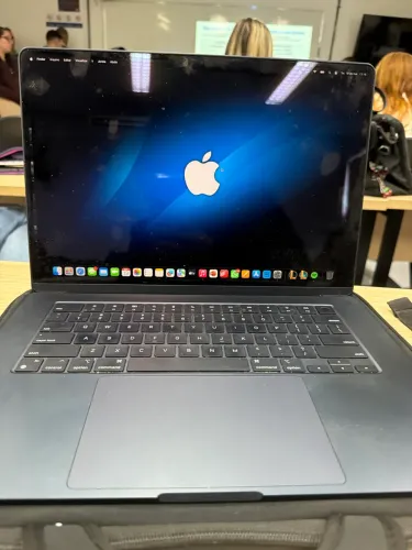 MacBook Air M2 13? Space Gray ? Impecável
