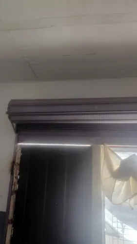 Porta de loja com as mola funcionando perfeitamente para sair rápido 350