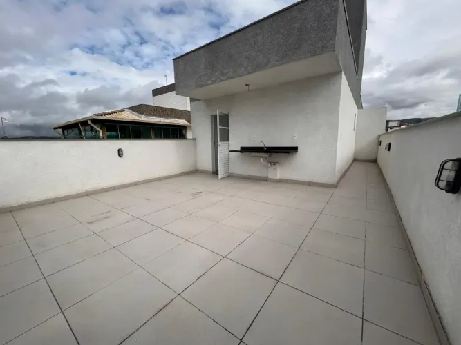 Cobertura 3 quartos 1 suite e 2 vagas de garagem a venda bairro Diamante/BH!