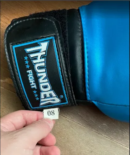 Luva de Boxe Thunder Fight 8oz - Semi Nova (Pouco Uso)