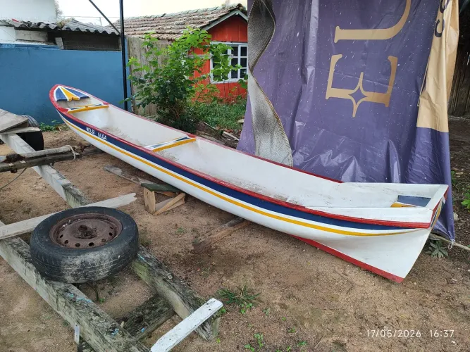 Canoa de um pau só 