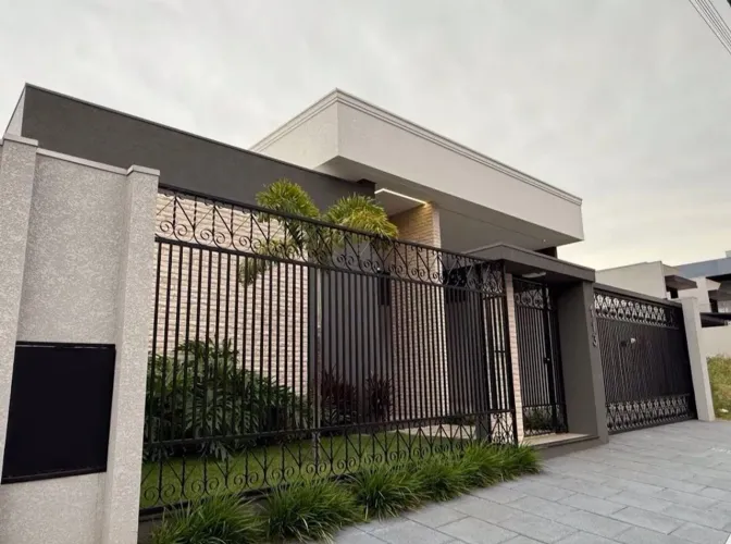 Casa com 3 dormitórios à venda, 178 m² por R$ 1.950.000,00 - Tropical III - Cascavel/PR