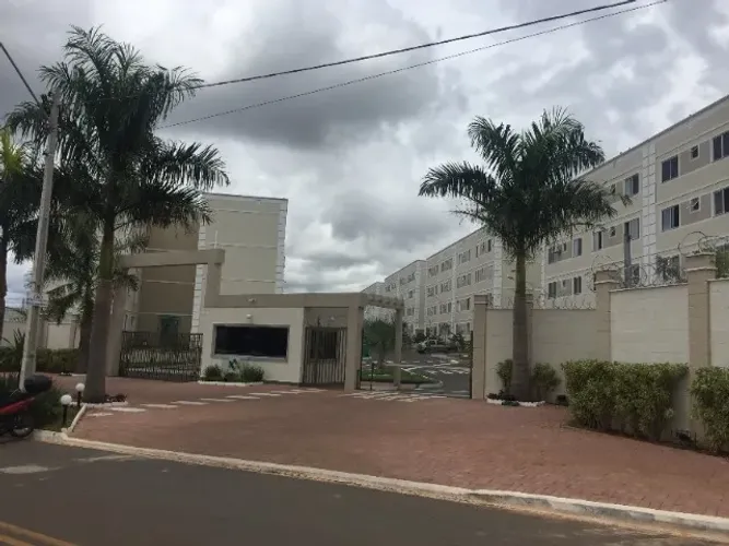 Apto de 02 quartos Semi Mobiliado no Jardim Balneário Meia Ponte