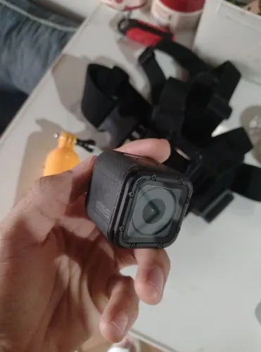 gopro hero 5 session +Cartão SD 64+pau selfie+case tanque+vários acessórios