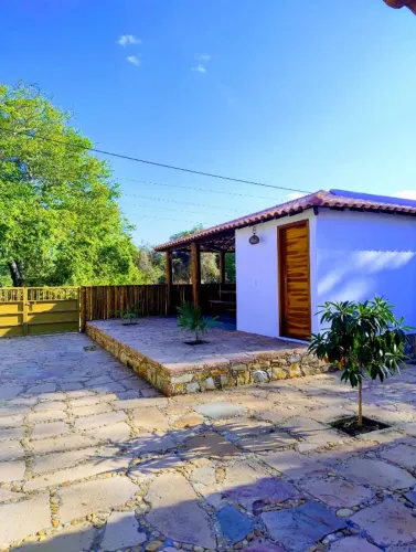 Casa mobilada, incluso água, luz e internet