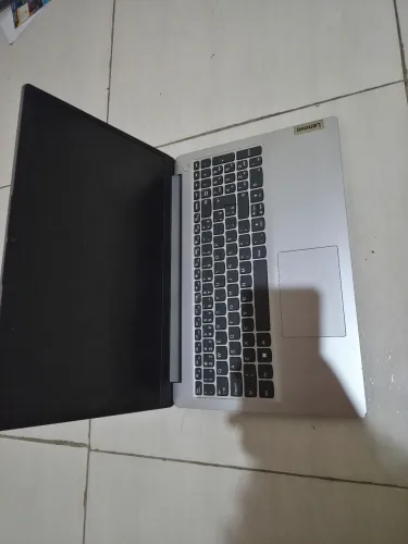 Notebook Lenovo Modelo 2025