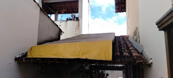 Toldo amarelo 